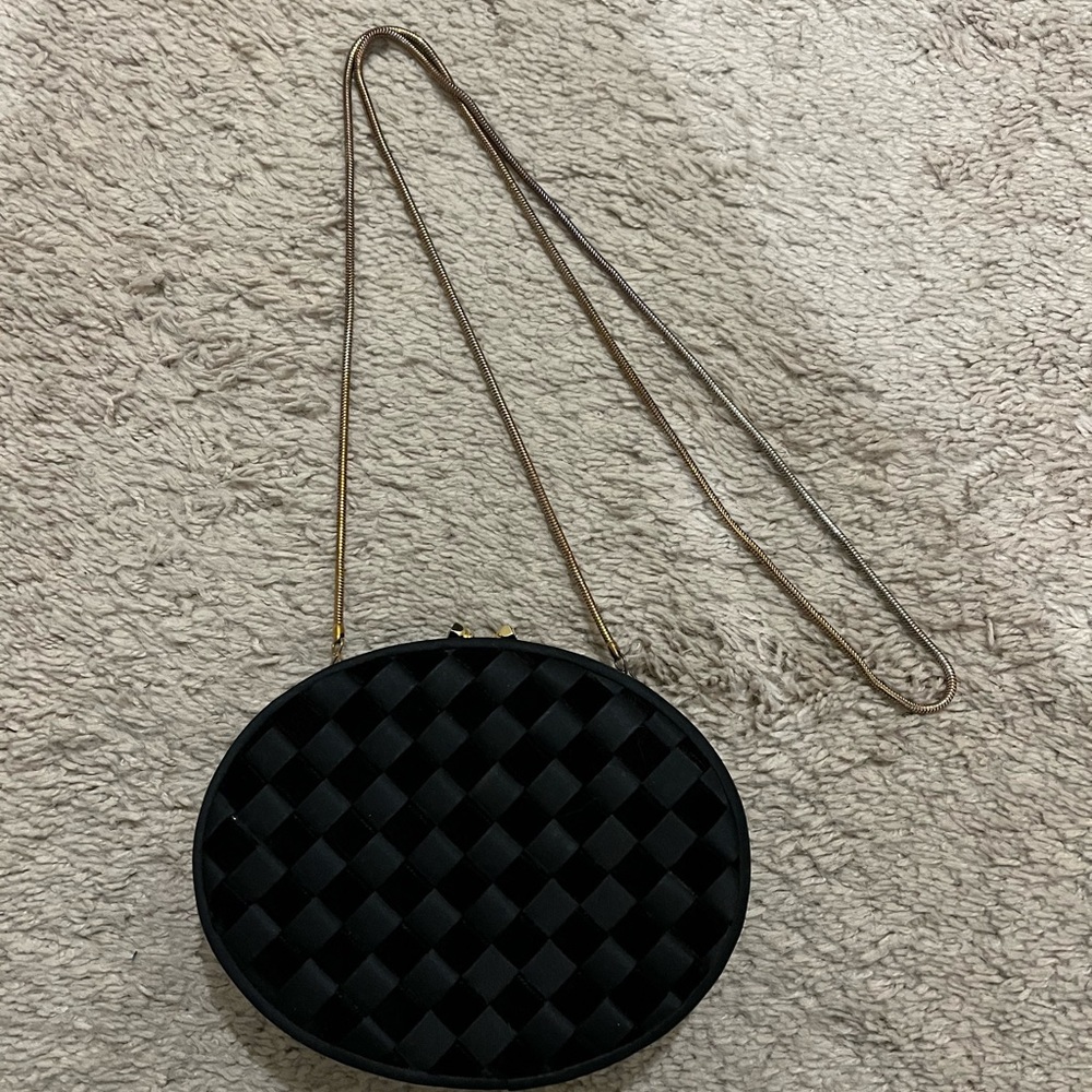 🚫SOLD Velvet clasp cross body clutch